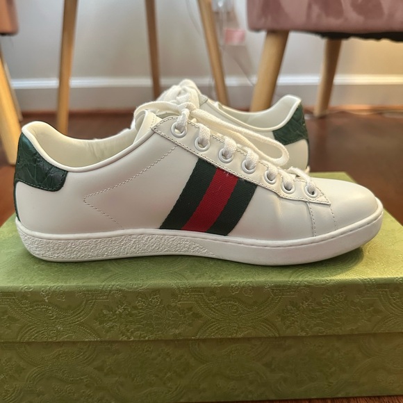 Gucci Ace Women’s Leather Sneaker - Picture 1 of 13